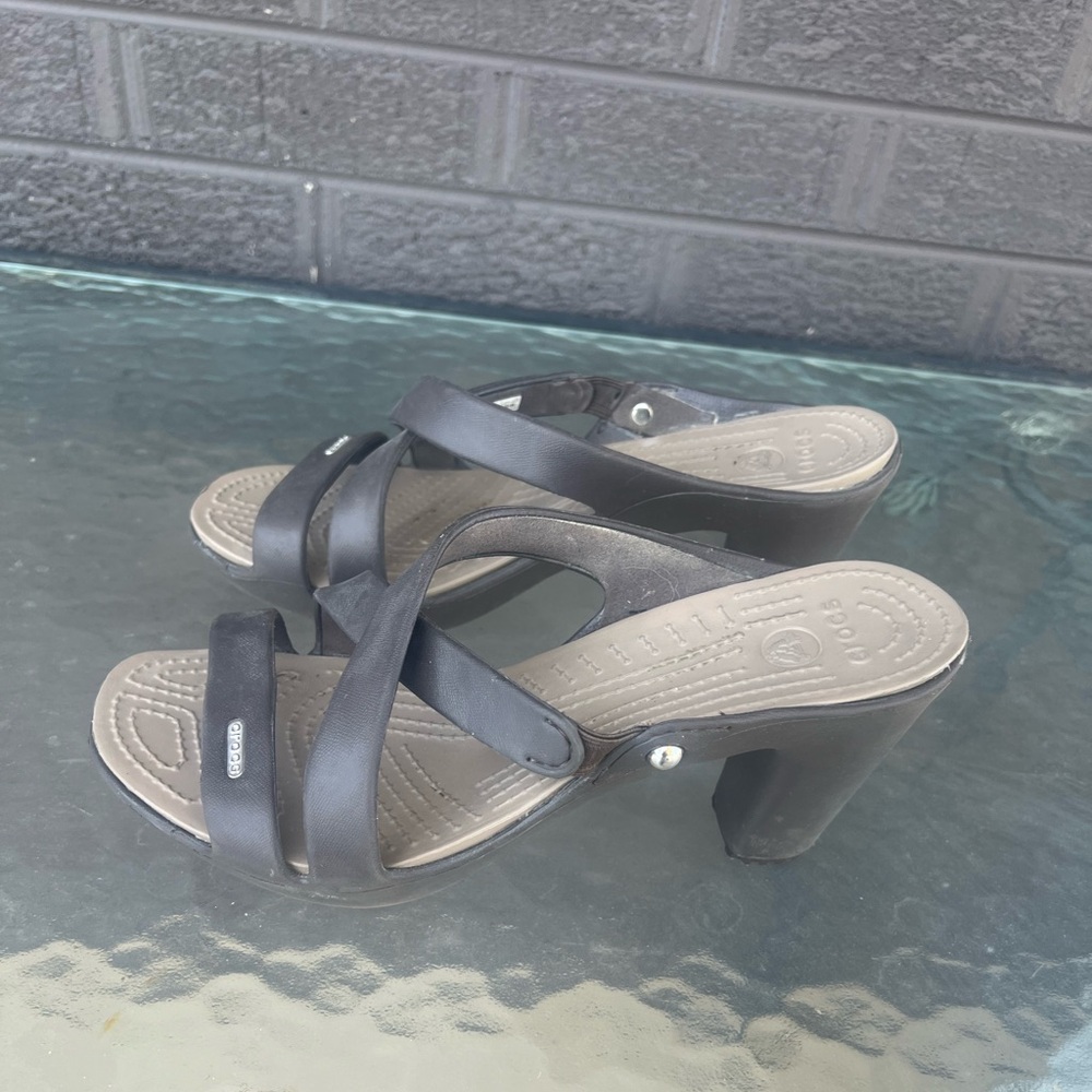 CROCS Women's Cyprus Heels Slip On Sandals Brown Sz 9 W - Picture 2 of 7